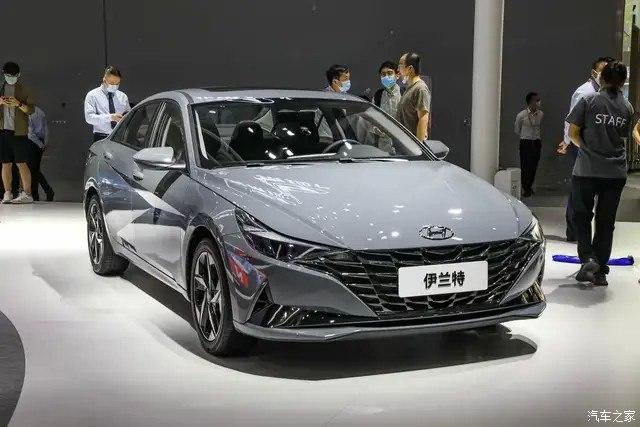 北京现代伊兰特,5.4升油耗自动挡汽车,配置还比较多