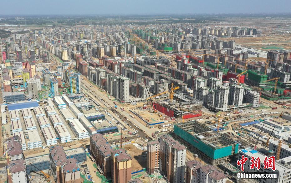 5月10日,航拍河北雄安新区容东片区建设现场.