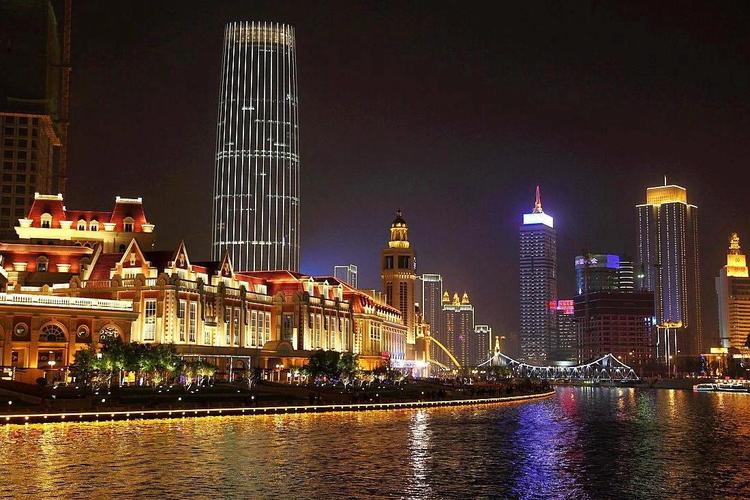 海河板块拥有天津最为壮观美丽的城市沿河景观,海河夜景可谓是美不胜