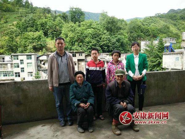紫阳县高桥镇中心学校关爱留守学生在行动