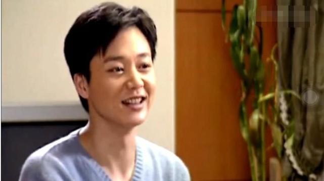 他带着刘奕君找到了当时川剧院的演员曲国强,想要让他收孩子,教孩子