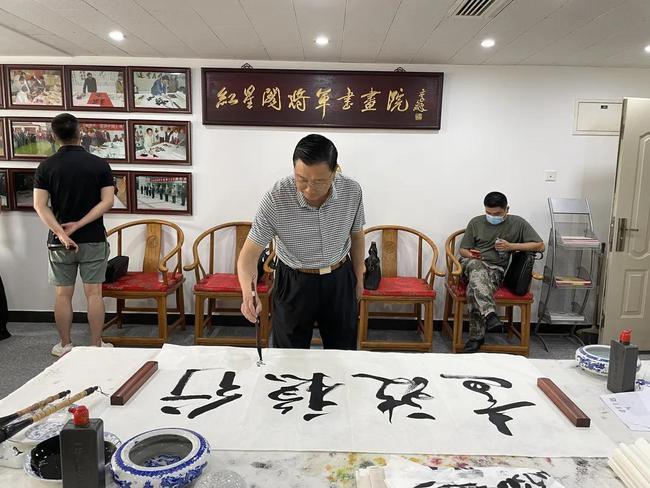 八一抒怀庆祝建军94周年将军与名家书画雅集笔会在京举行