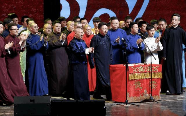 嘻哈包袱铺x快手:庚子年封箱演出来临,一场直播能带来