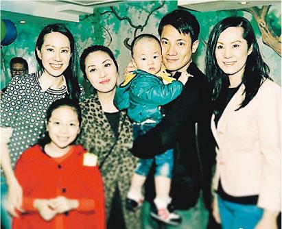 甄子丹为爱子庆生 汪诗诗晒杨千嬅等人合照(图)