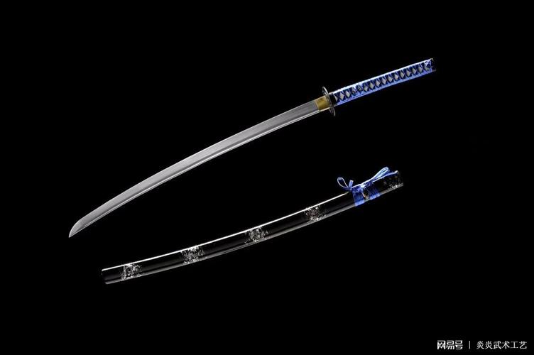 新款性能武士刀 精细研磨 铁缕空枫叶刀谭 刀鞘黑亮光