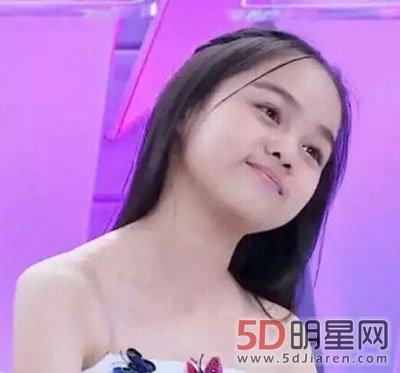 汤晶锦的父母资料 发育长大后嗓子变粗了没以前唱的好