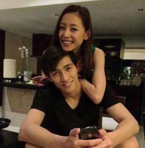 "太子妃"情定富帅男 张天爱地下恋曝光