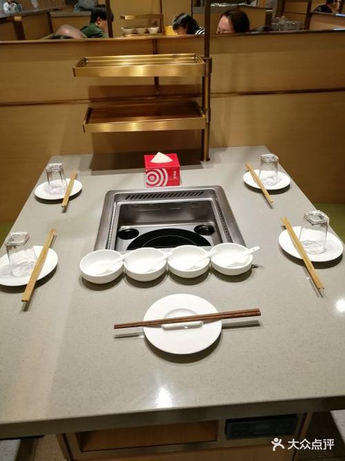 海底捞火锅(华贸天地店)餐具摆设图片