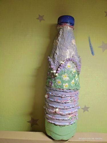矿泉水瓶改造成花瓶的教程来啦!_锡纸_花瓶_珍珠_旧物
