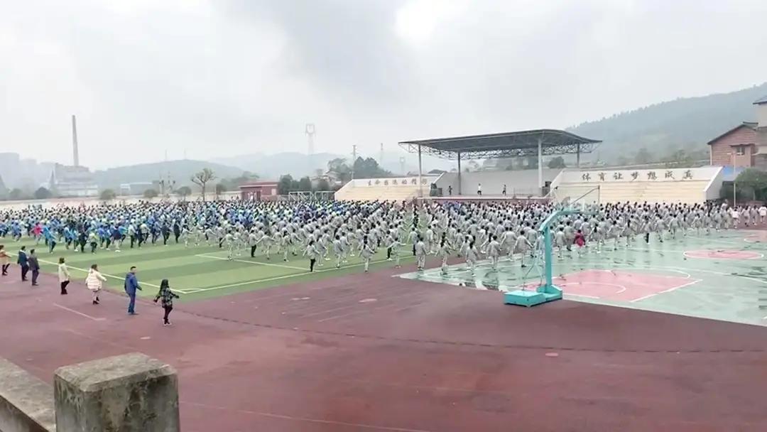 重庆万盛区教育局一行赴南川区东胜中学学习交流