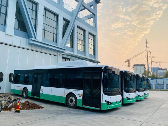 武汉公交12米比亚迪k9陆续抵汉