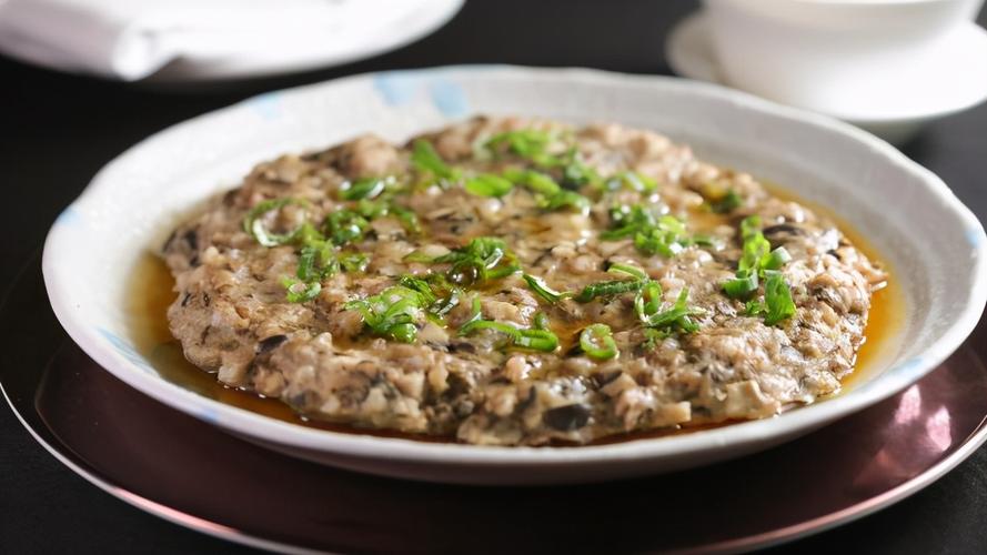 梅菜香菇蒸肉饼