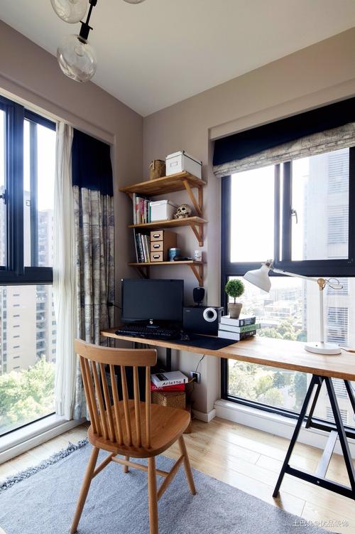 70平米温馨现代简约风格阳台现代简约阳台设计图片赏析