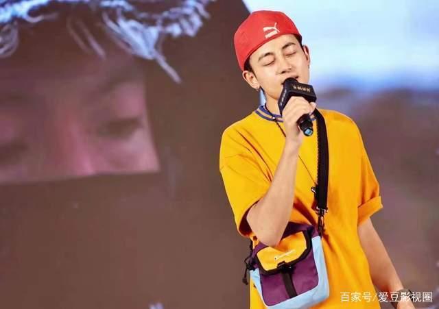 藏族音乐才子才旺罗布献唱上海电影节