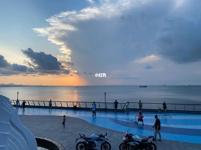 青岛最近日落观赏点,金茂湾