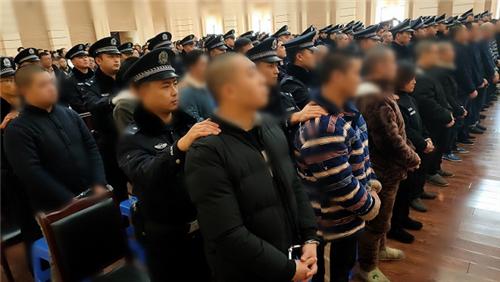 绵阳市中级法院对杨顺昌等38人涉黑案一审公开宣判