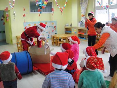 14个幼儿园圣诞节亲子游戏