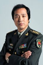 1个人简介编辑 吴彬,中央电视台军事新闻部主任,高级记者,大校军衔.