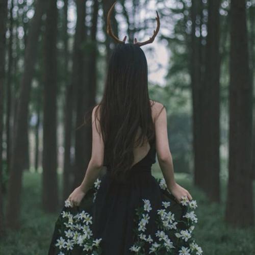 森系女系头像 -@雨巷