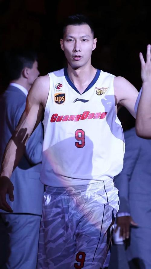 壁纸说:请记住,他叫易建联