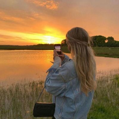 女生头像背影长发唯美