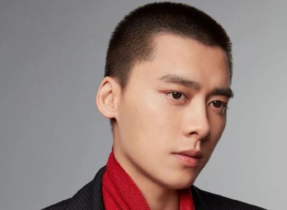 男明星寸头有多帅?杨洋秒变硬汉,看到陈飞宇简直a到爆