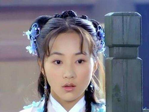 传奇电视剧《江山美人》中,饰演活泼善良且胸怀大义的女一号"方玉儿"