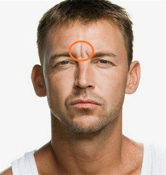 大妈错把悬针纹当成通天纹