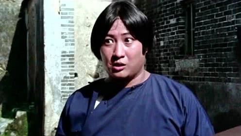 洪金宝动作片鬼打鬼:车夫本想捉奸,撞门进屋看到满地狼藉