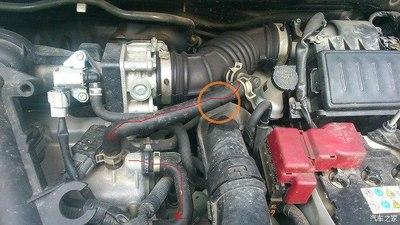 问一下发动机的这根管子是干嘛的!