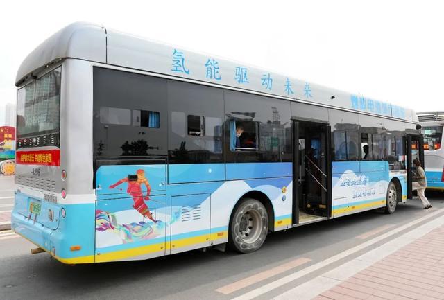 张家口市新能源公交车达1718辆