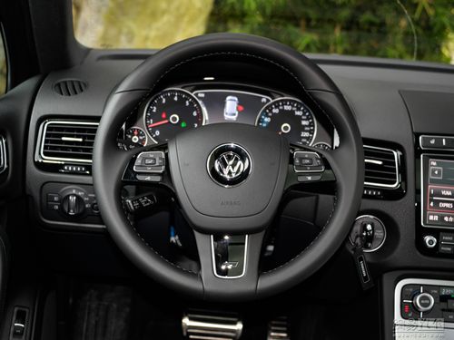 大众途锐 2015款 改款汽油 r-line 3.0tsi v6豪华型--方向盘 / 166