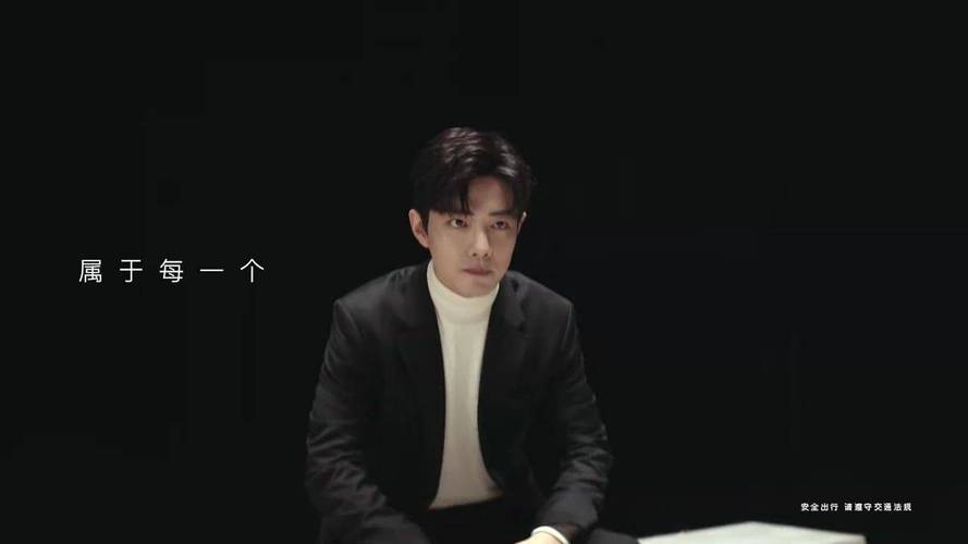 肖战拍摄汽车广告,高领毛衣真的好冬日男友!