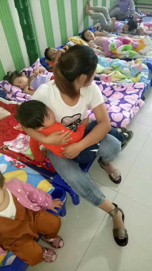 在小脚丫幼儿园午休