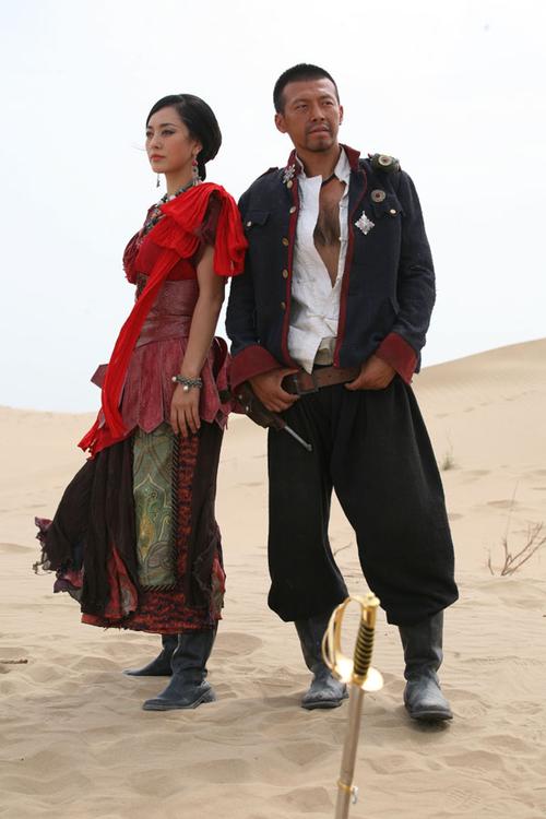 内地电视  前不久电视剧《雪狼谷》的热播,让剧中出演"兰小手"的演员