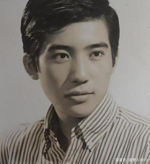 18岁的林青霞为什么对他一见钟情?看了秦汉年轻时的照片就知道了
