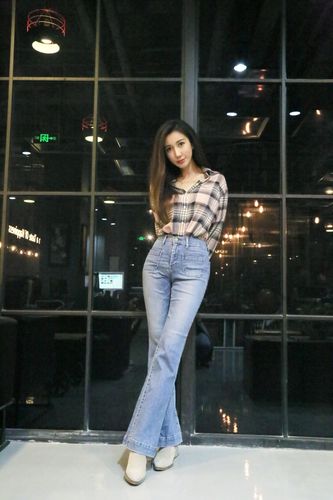 杨凯迪简约随性写真图片杨凯迪图片