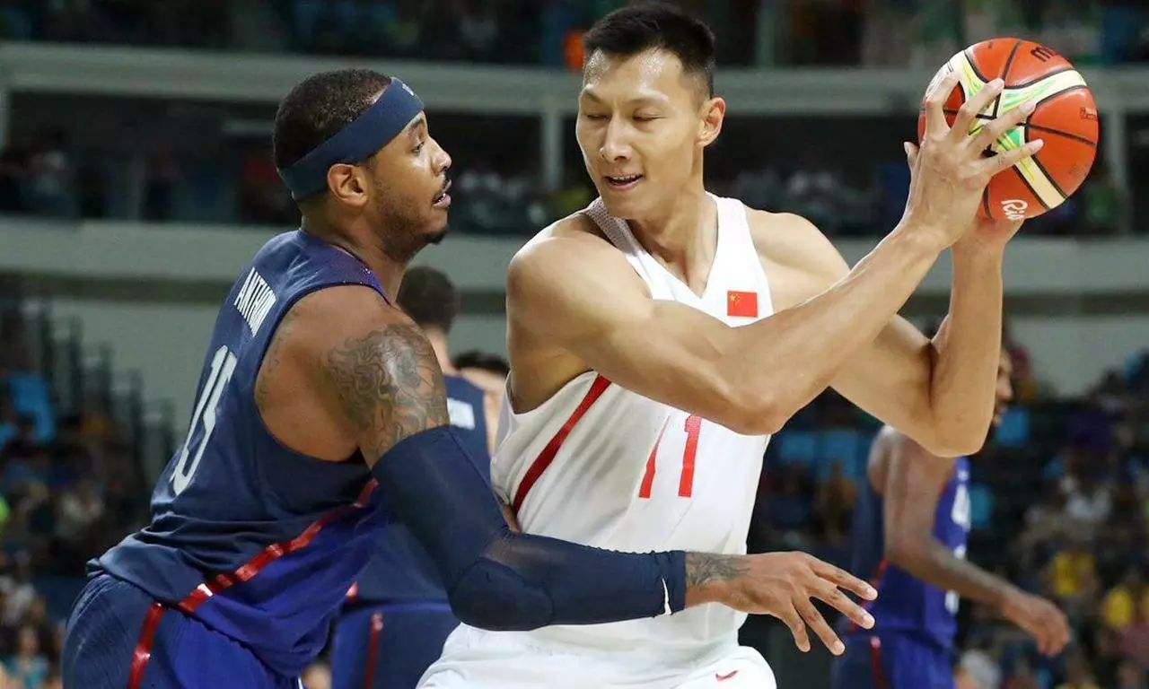 身材比例不输卡戴珊,易建联太幸福!