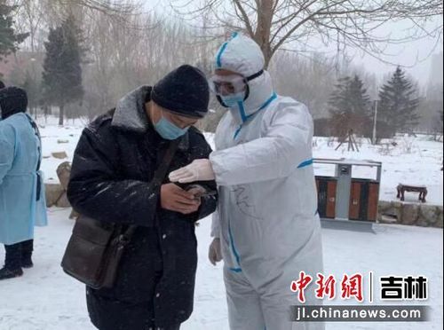 长春汽开市场监管分局:疫情防控志愿者服务队在行动