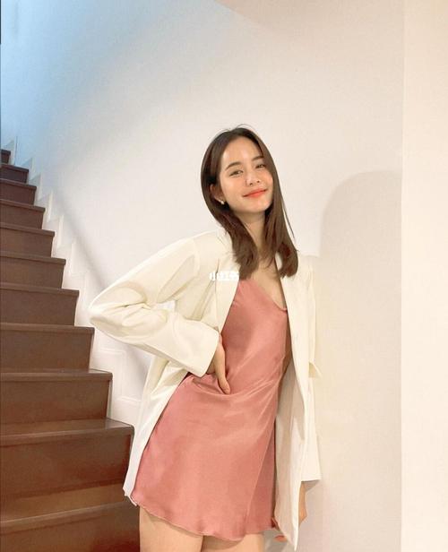 泰国女星bow#初春甜美穿搭_穿搭_泰国_甜美风_私服_泰国明星_初春穿搭