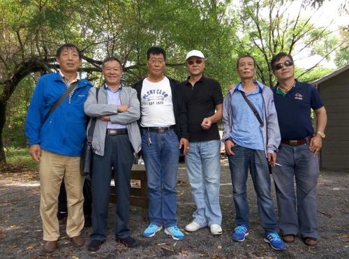 共进午餐   返城途中杨仁海意犹未尽引吭高歌《父亲的草原母亲的河》