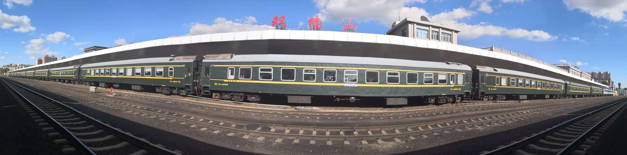 双鸭山站扎扎实实开展"五进"安全宣传活动