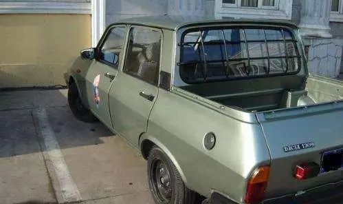 留在记忆中的两款车,00后的孩子请让一让.