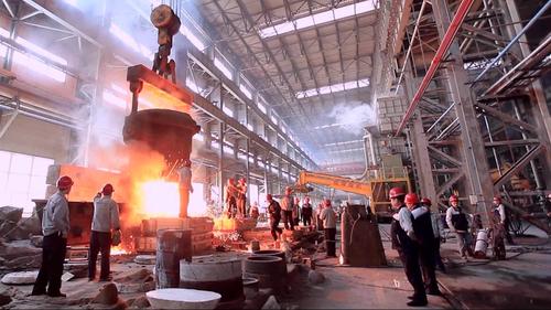 铸造车间工厂起重机钢花车间铸造