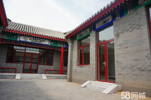 (出售)  风水宝地上建的雕梁画栋青砖灰瓦的仿古四合院,便宜卖啦