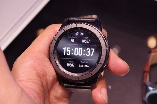 皮质腕带三星gear s3有froniter运动风格和classic 时尚款式可供选择