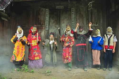 图为道真乡村文艺演出队傩戏表演
