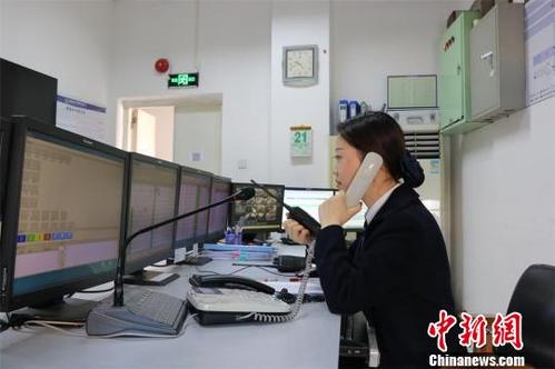 "每次从进入行车室到下班离开,整个人都会处于亢奋状态,不能有丝毫