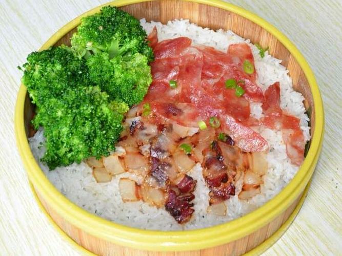 东宏鲜竹叶蒸笼饭