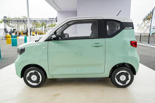 入门纯电动车之间的对决思皓e10x对比宏光miniev